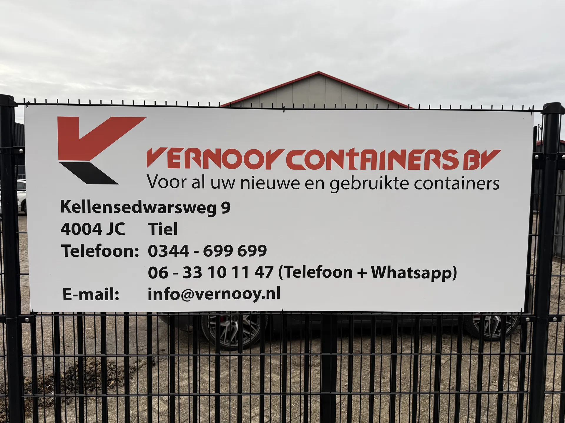 Verzorgd lichtbeeld in de staalwerkplaats van Vernooy Containers Tiel